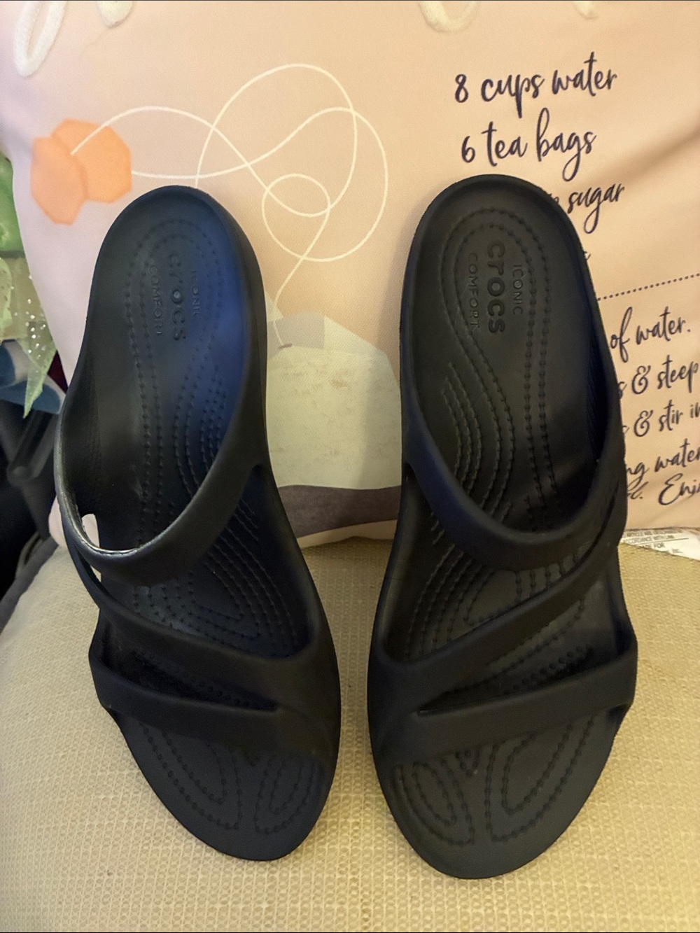 CROCS Kadee II StBlack Women's Slide Sandals w/Cross Straps, lightweight, comfy.